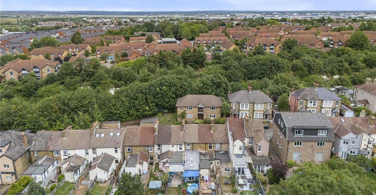 2 bedroom house for sale in Dartford | Robinson Jackson
