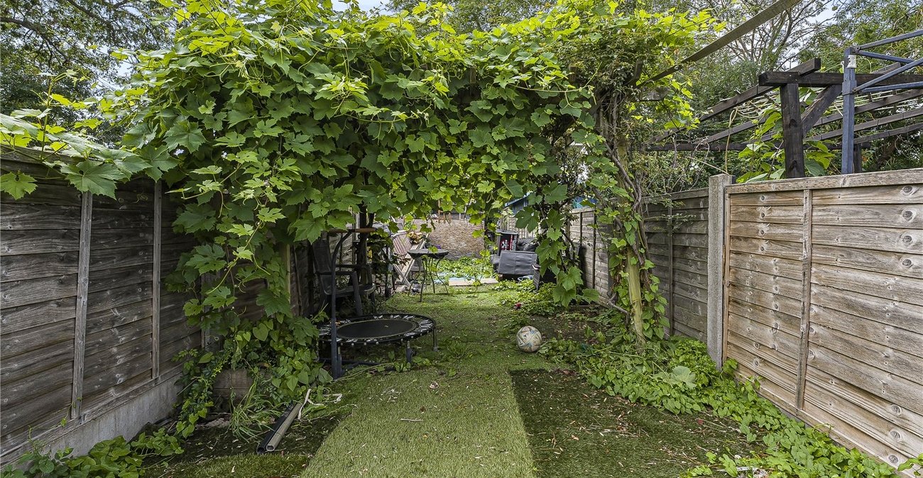 2 bedroom house for sale in Dartford | Robinson Jackson