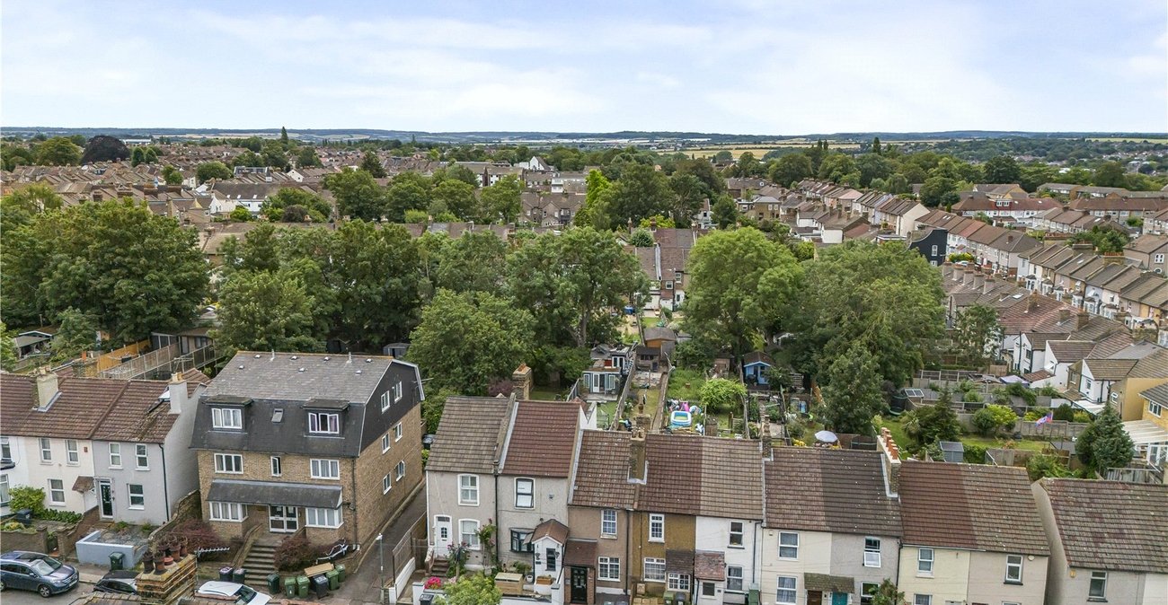2 bedroom house for sale in Dartford | Robinson Jackson