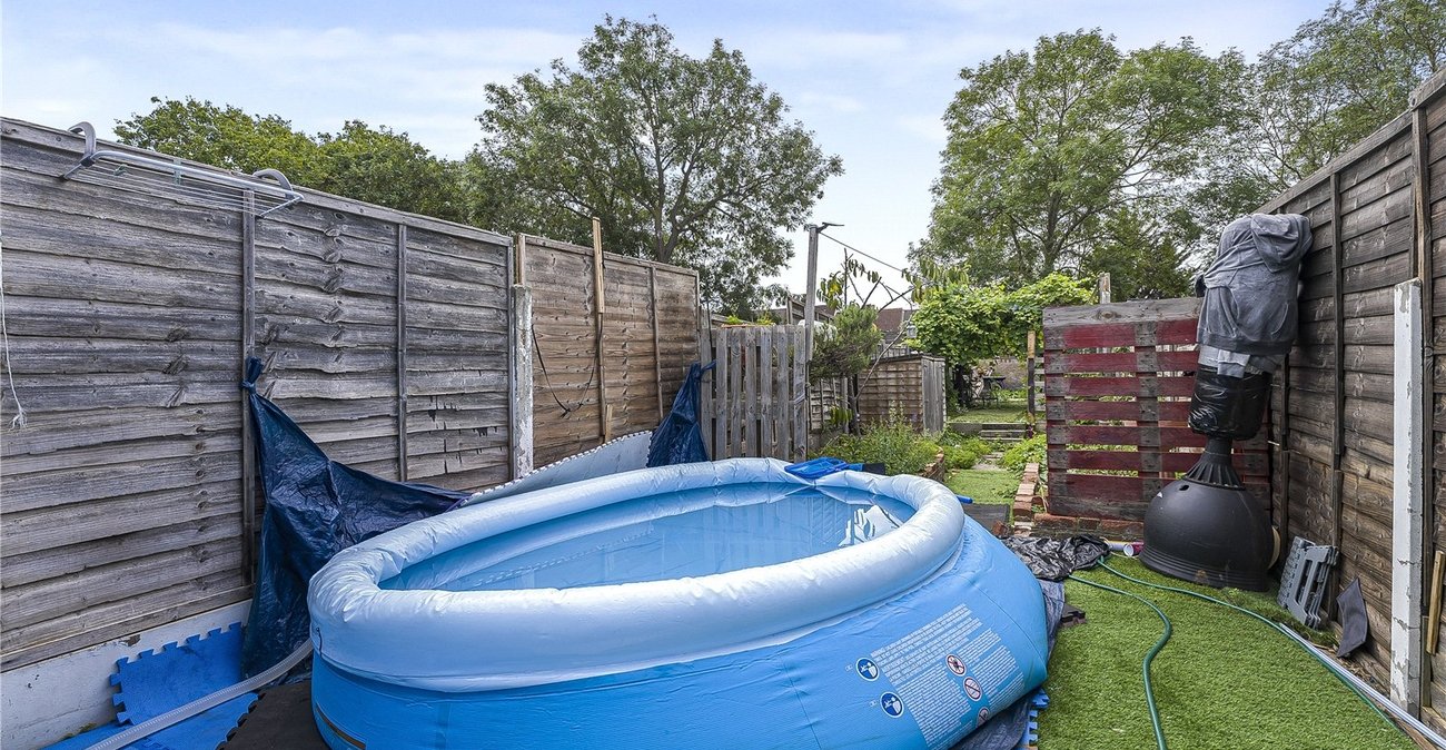 2 bedroom house for sale in Dartford | Robinson Jackson