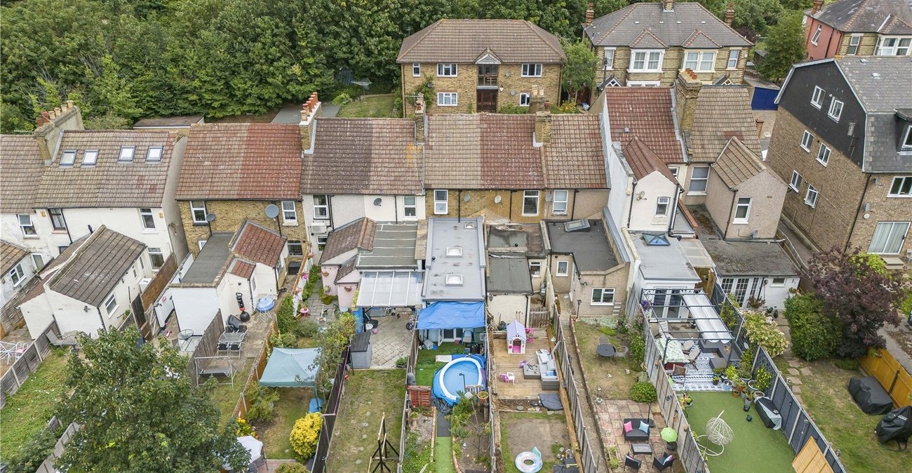 2 bedroom house for sale in Dartford | Robinson Jackson