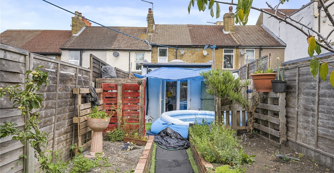 2 bedroom house for sale in Dartford | Robinson Jackson
