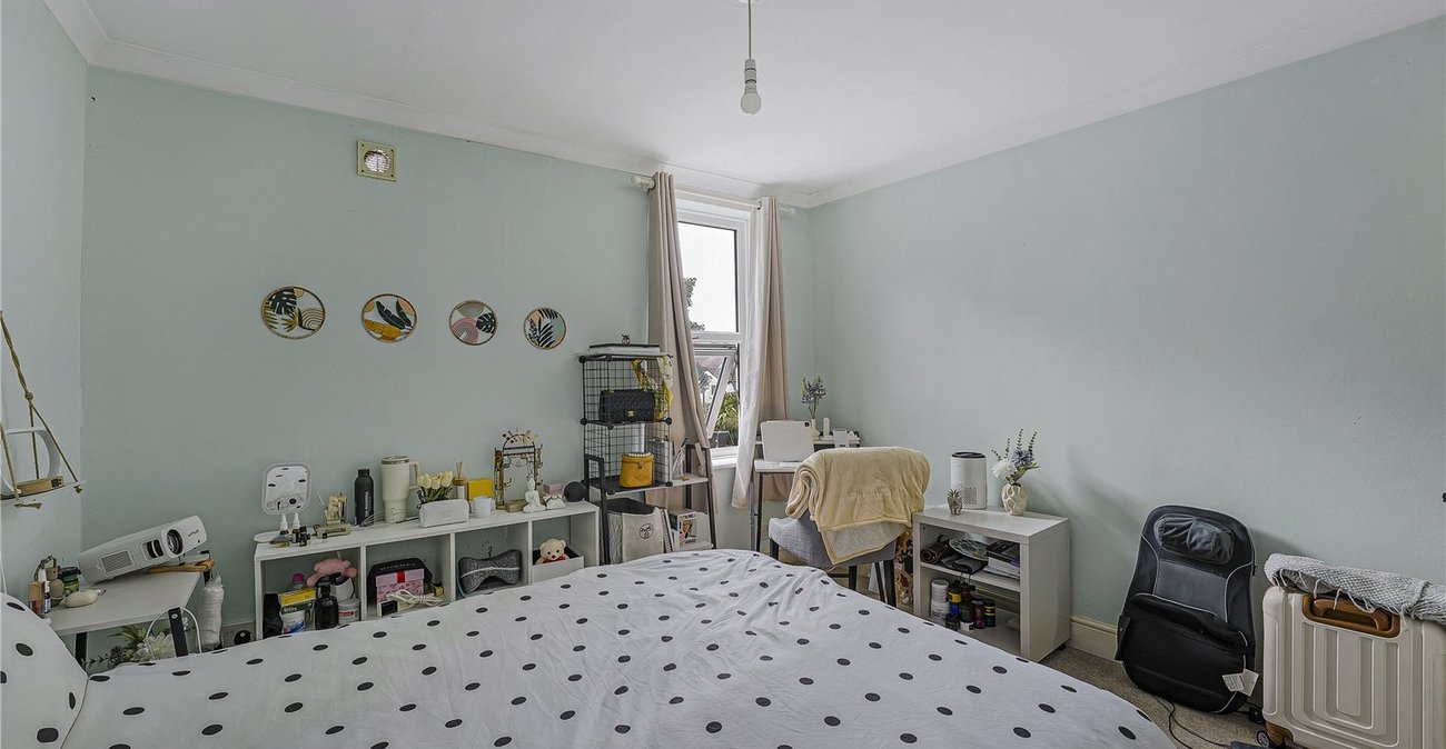 2 bedroom house for sale in Dartford | Robinson Jackson