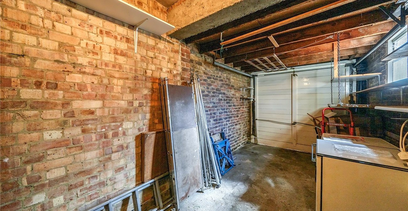 3 bedroom house for sale in Lawrie Park Avenue | Robinson Jackson