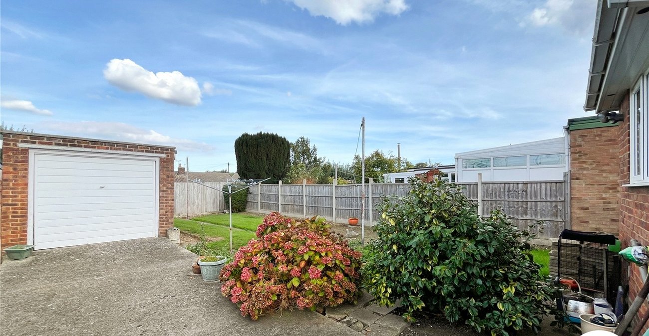 2 bedroom bungalow for sale in Sittingbourne | Robinson Michael & Jackson