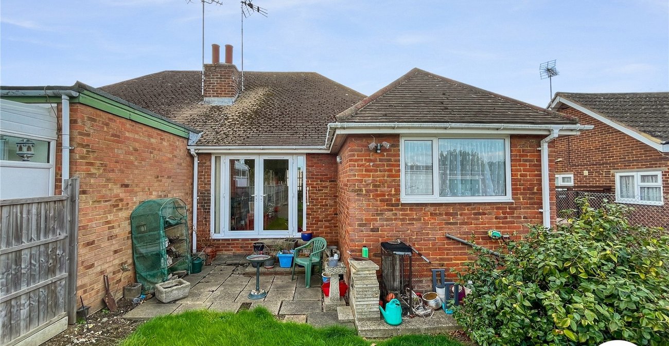 2 bedroom bungalow for sale in Sittingbourne | Robinson Michael & Jackson