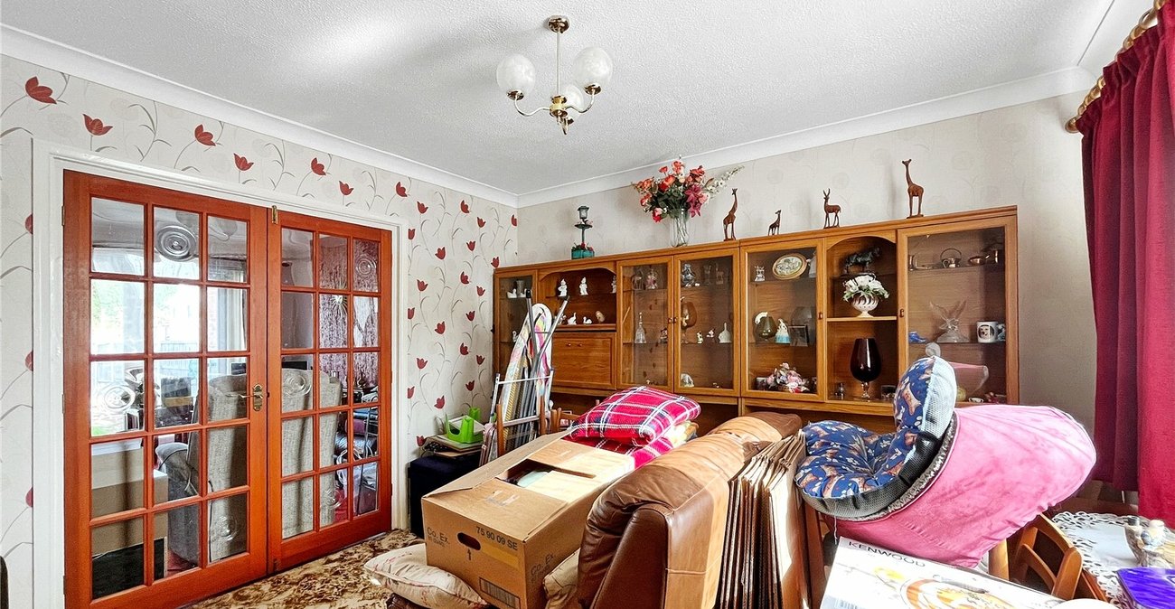 2 bedroom bungalow for sale in Sittingbourne | Robinson Michael & Jackson