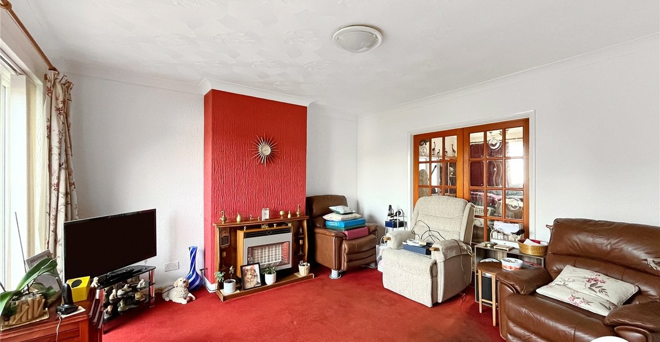 2 bedroom bungalow for sale in Sittingbourne | Robinson Michael & Jackson