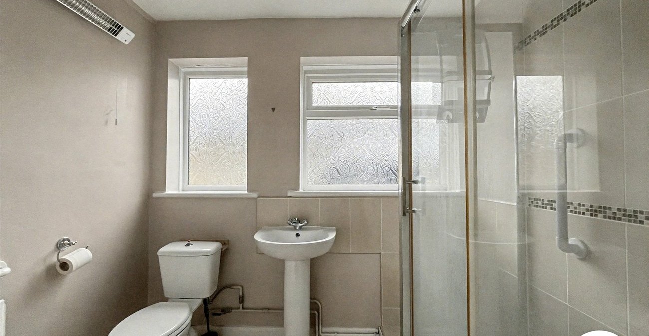 3 bedroom bungalow for sale in Sittingbourne | Robinson Michael & Jackson