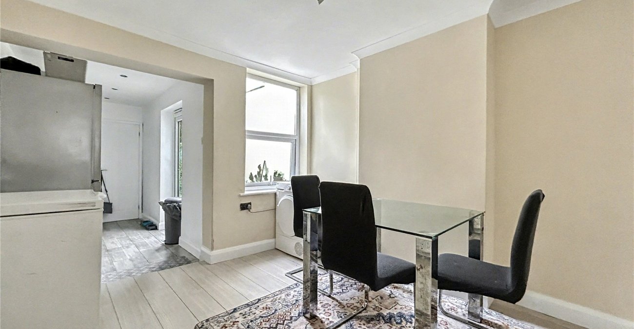 2 bedroom house for sale in Gillingham | Robinson Michael & Jackson