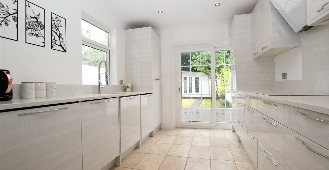 3 bedroom house for sale in Plumstead Common | Robinson Jackson