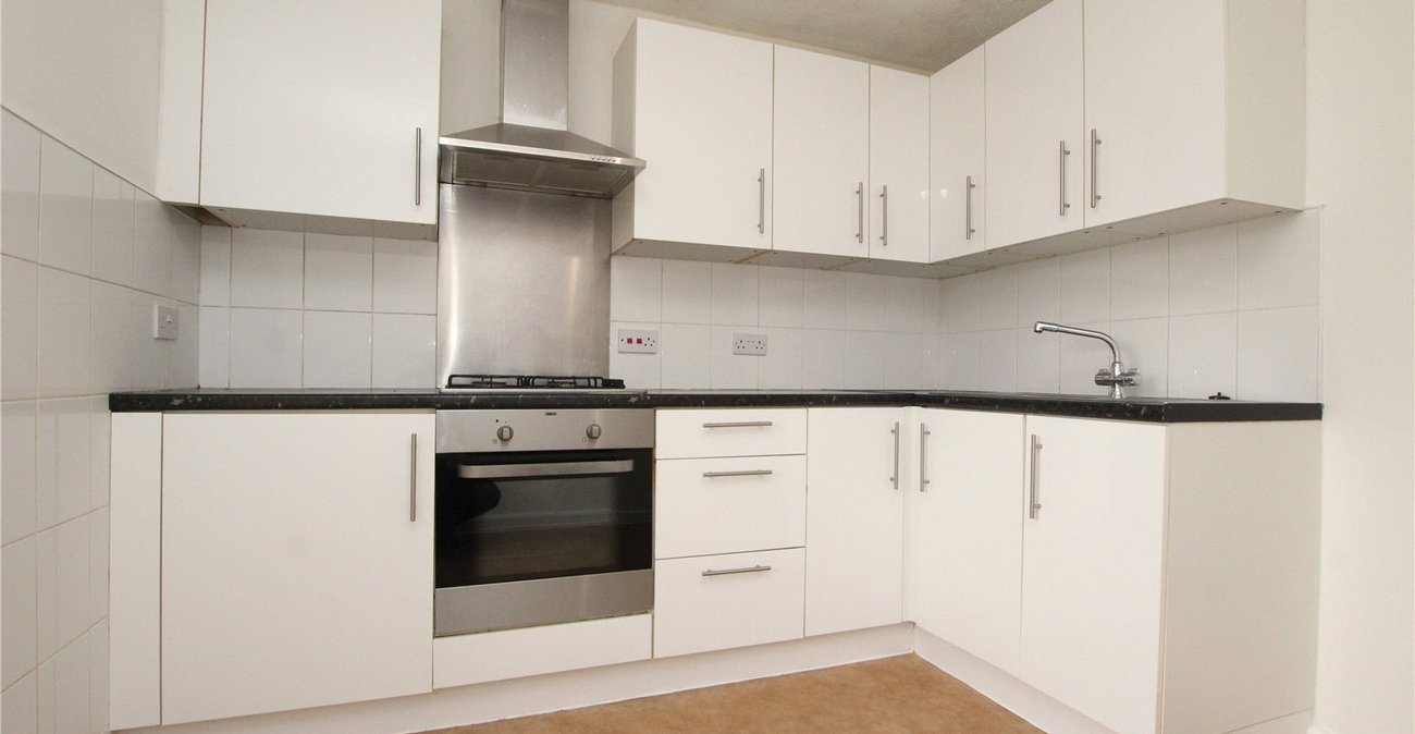 2 bedroom property for sale in Thamesmead | Robinson Jackson