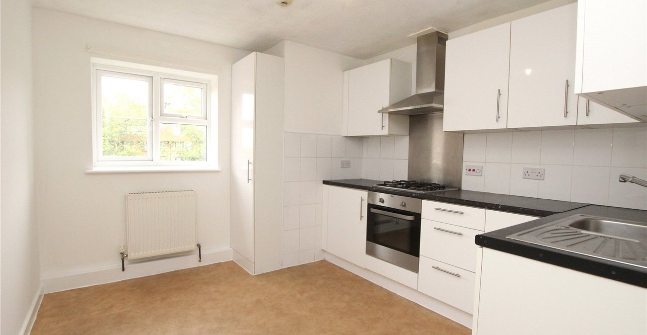2 bedroom property for sale in Thamesmead | Robinson Jackson
