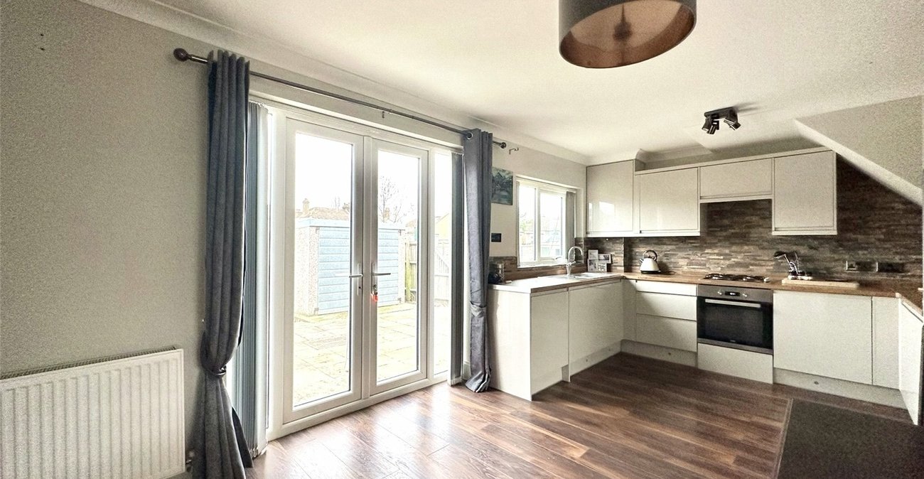 3 bedroom house for sale in Swanscombe | Robinson Jackson