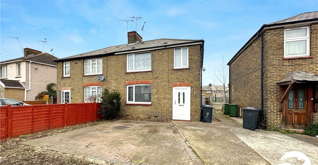 3 bedroom house for sale in Swanscombe | Robinson Jackson