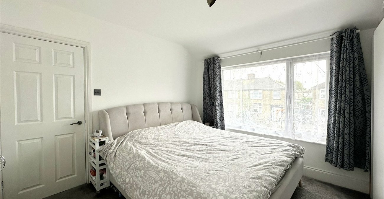 3 bedroom house for sale in Swanscombe | Robinson Jackson