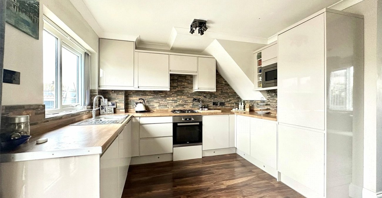 3 bedroom house for sale in Swanscombe | Robinson Jackson