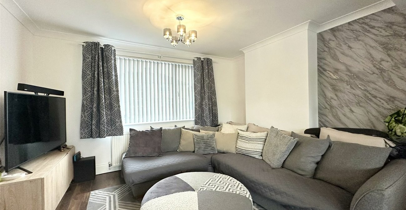 3 bedroom house for sale in Swanscombe | Robinson Jackson