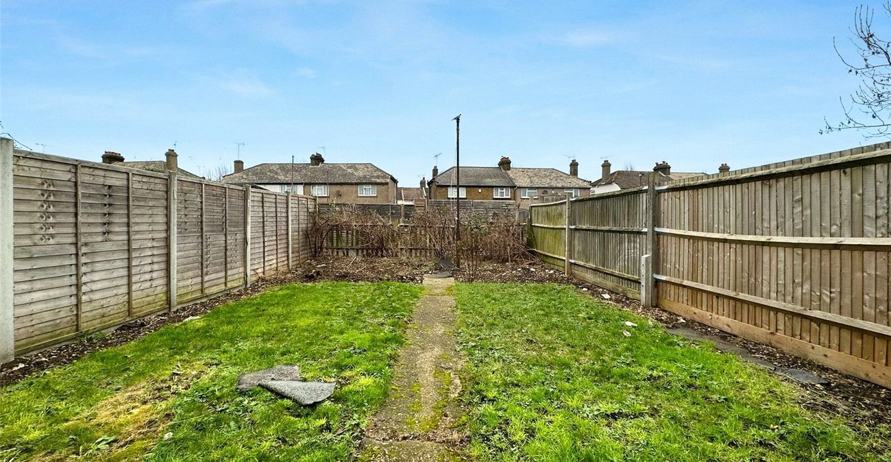 3 bedroom house for sale in Swanscombe | Robinson Jackson