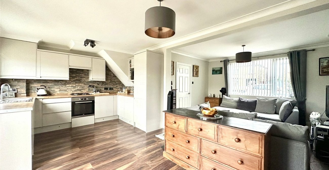 3 bedroom house for sale in Swanscombe | Robinson Jackson