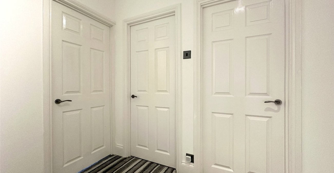 3 bedroom house for sale in Swanscombe | Robinson Jackson