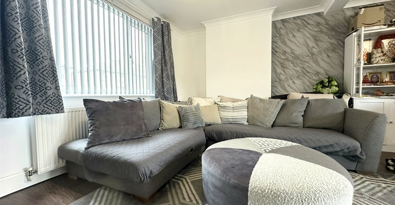 3 bedroom house for sale in Swanscombe | Robinson Jackson