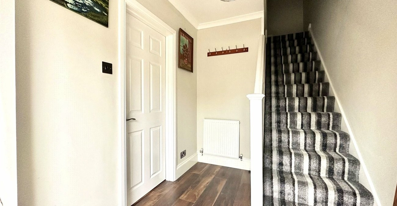 3 bedroom house for sale in Swanscombe | Robinson Jackson