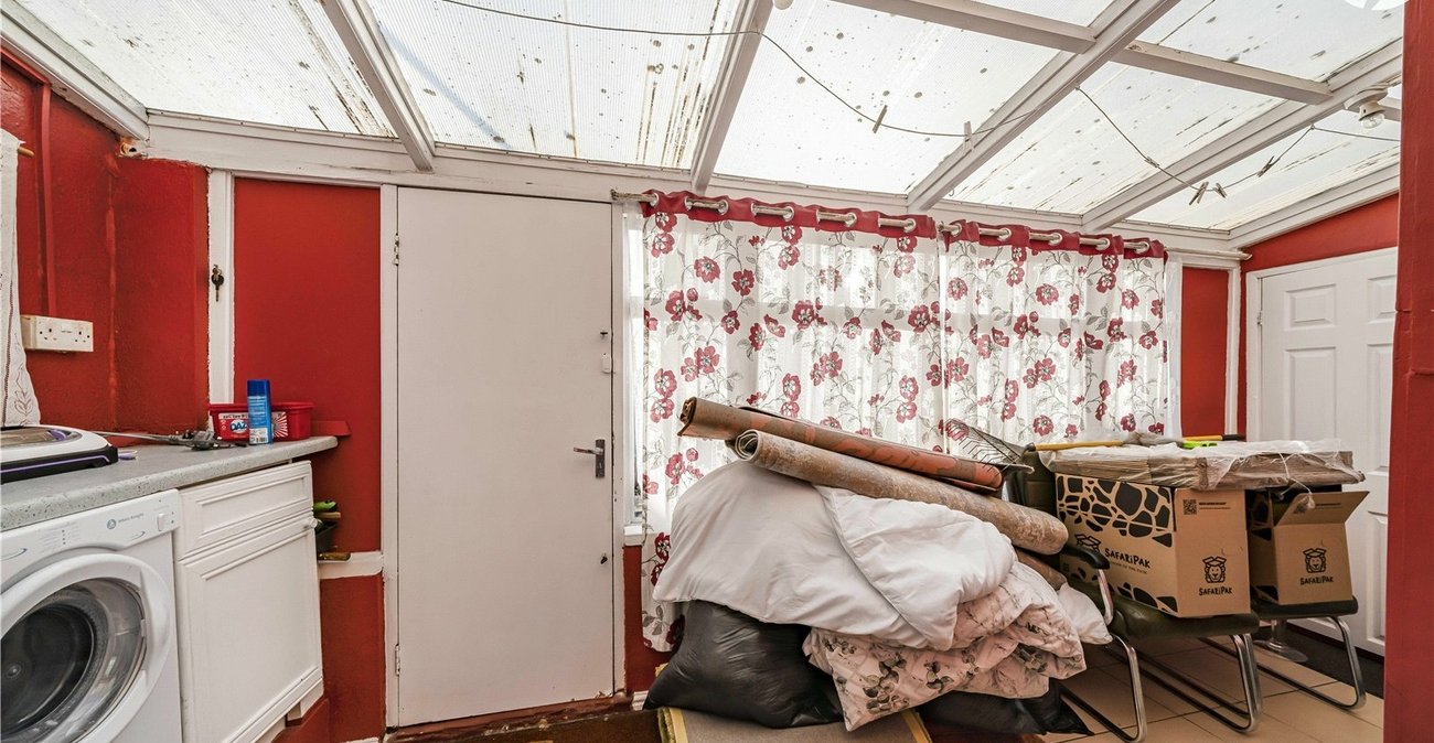 3 bedroom house for sale in Swanscombe | Robinson Jackson