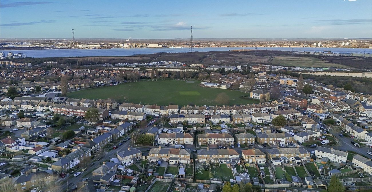 3 bedroom house for sale in Swanscombe | Robinson Jackson