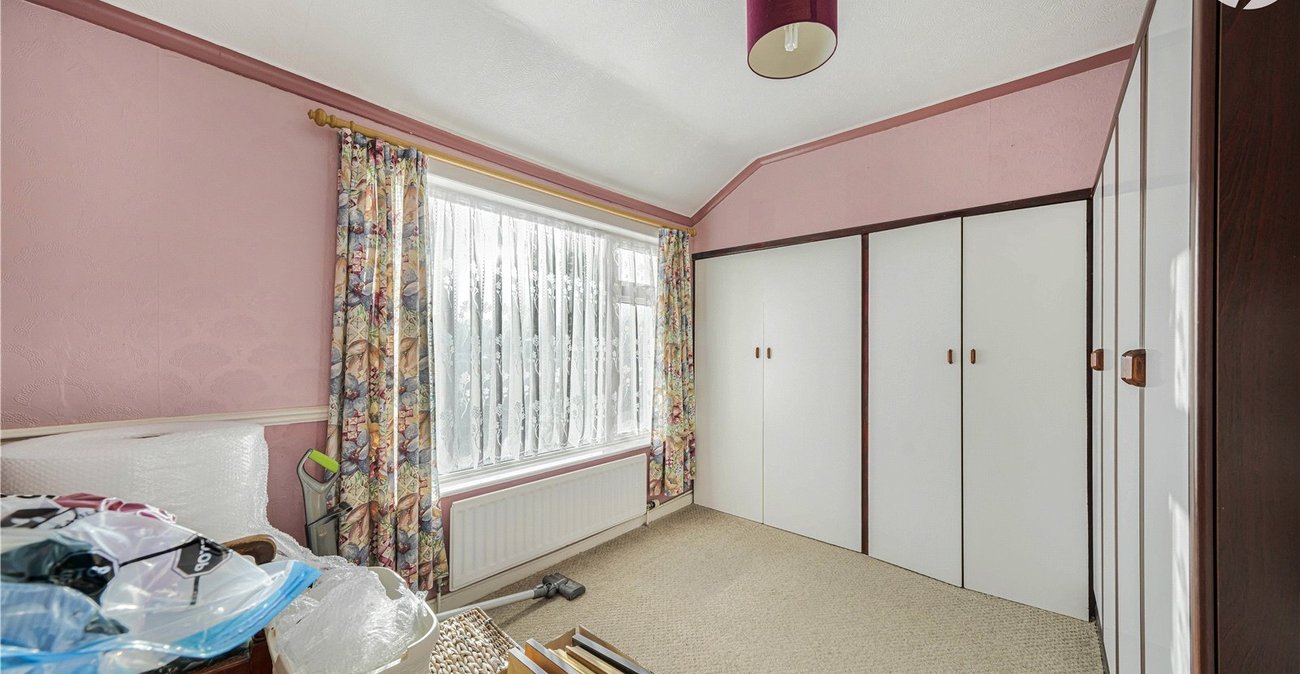 3 bedroom house for sale in Swanscombe | Robinson Jackson