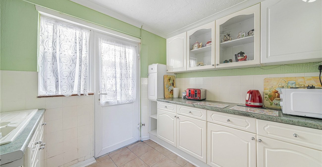 3 bedroom house for sale in Swanscombe | Robinson Jackson