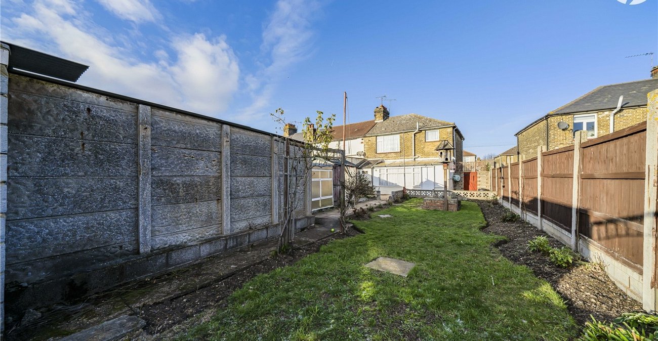 3 bedroom house for sale in Swanscombe | Robinson Jackson