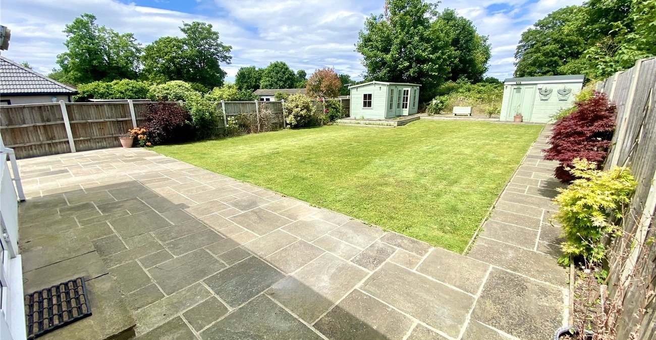 4 bedroom bungalow for sale in Sidcup | Robinson Jackson