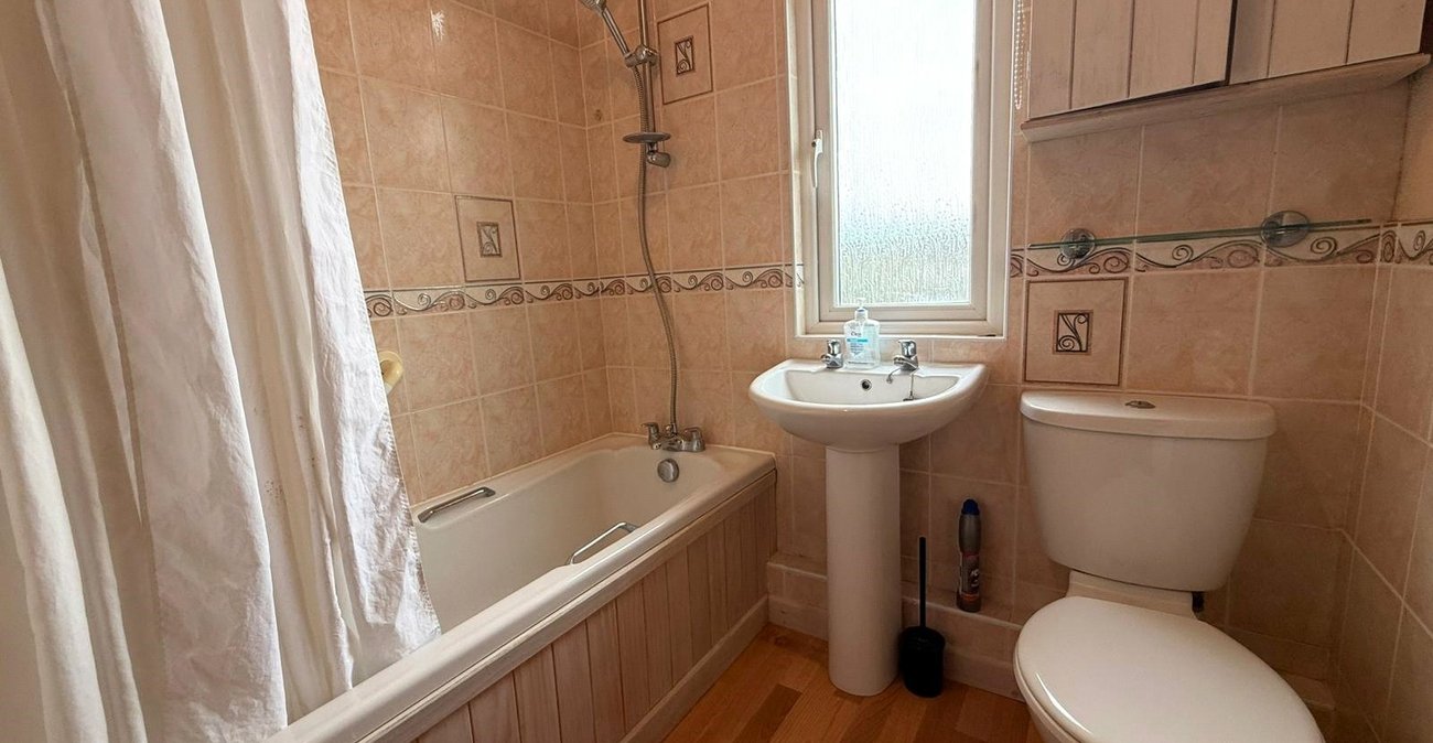 4 bedroom house for sale in Gravesend | Robinson Michael & Jackson