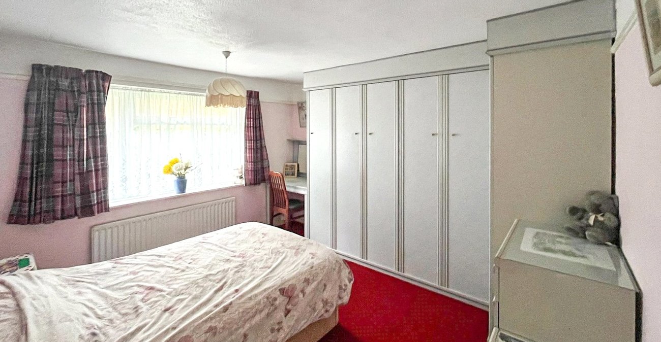 2 bedroom bungalow for sale in Sittingbourne | Robinson Michael & Jackson