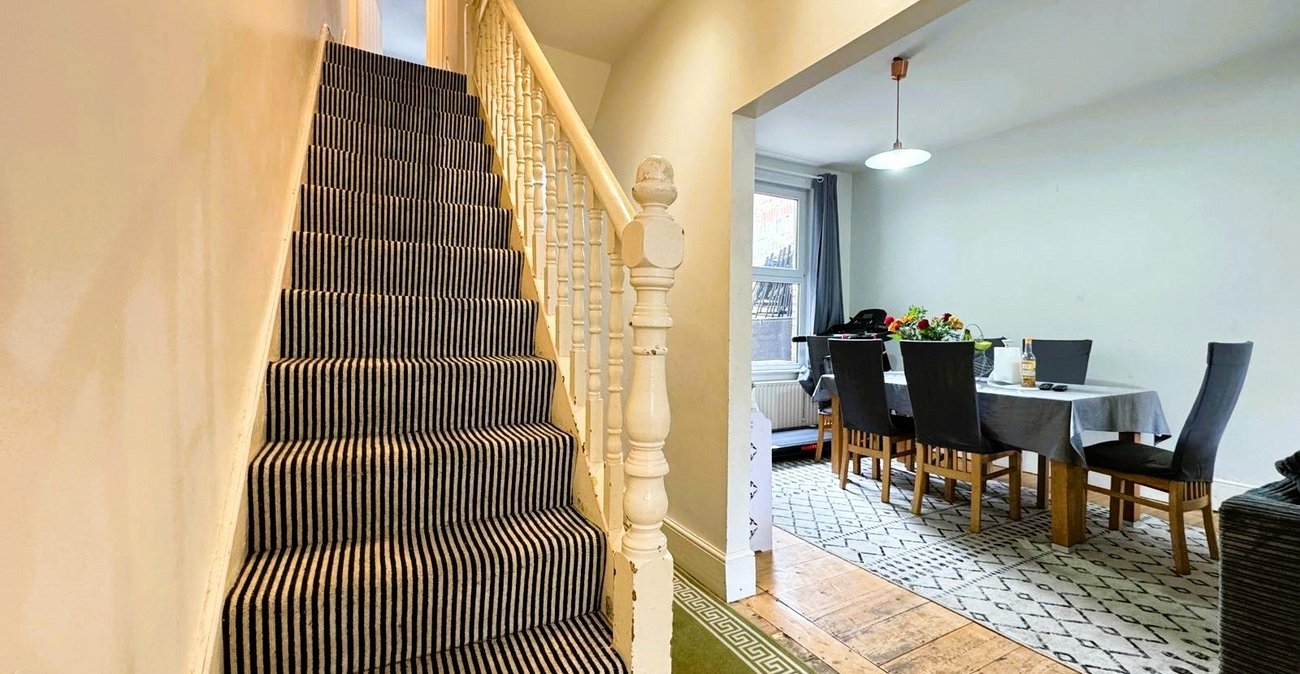 5 bedroom house for sale in London | Robinson Jackson