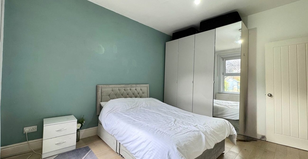 5 bedroom house for sale in London | Robinson Jackson