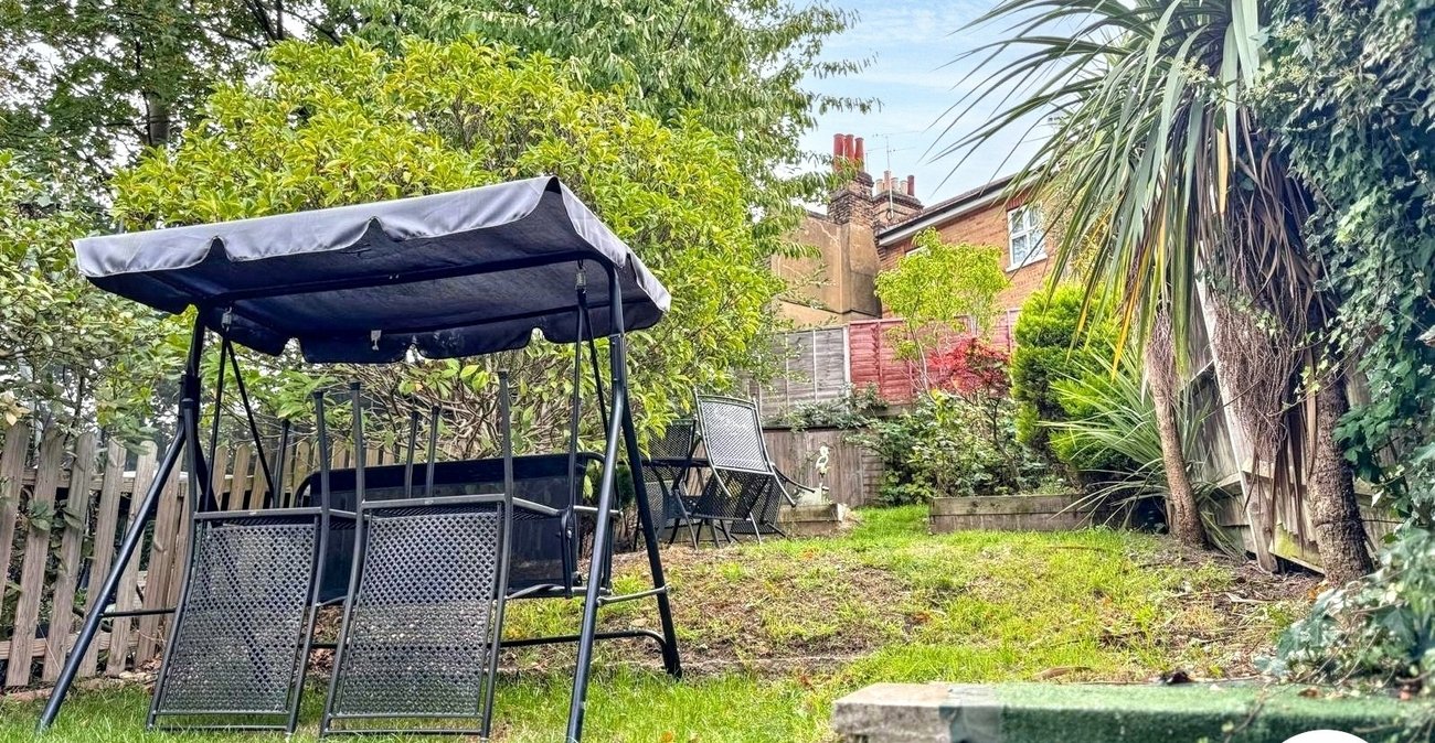 5 bedroom house for sale in London | Robinson Jackson