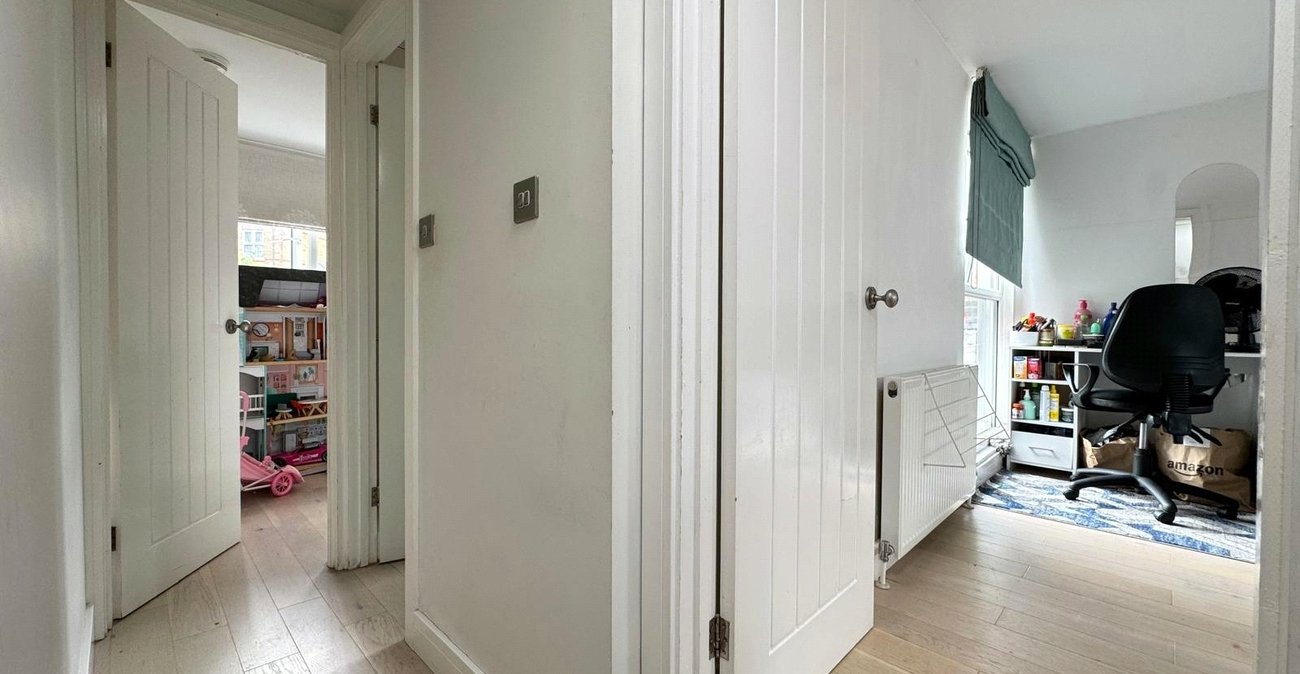 5 bedroom house for sale in London | Robinson Jackson