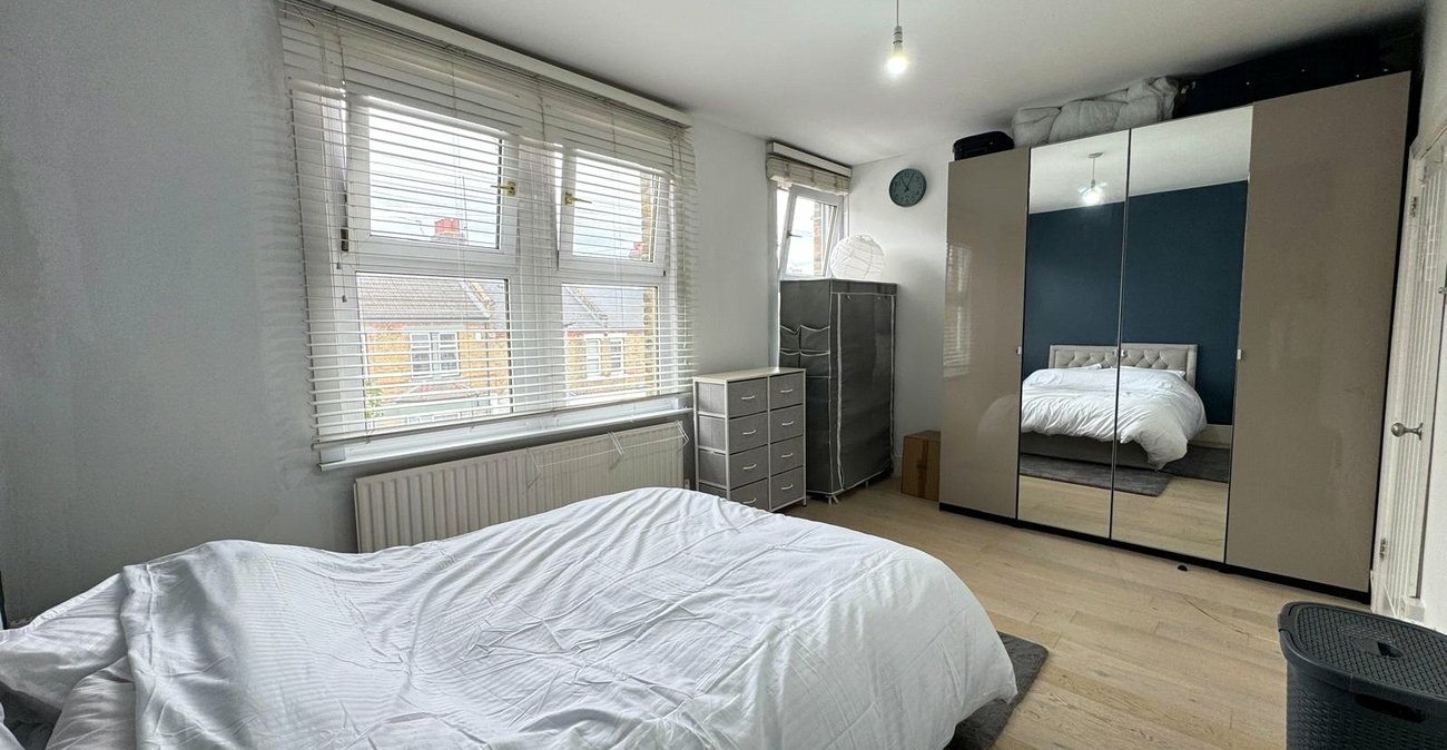 5 bedroom house for sale in London | Robinson Jackson