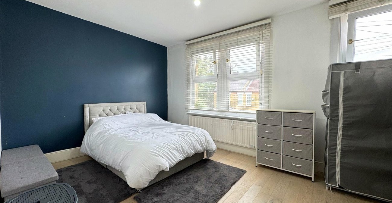 5 bedroom house for sale in London | Robinson Jackson