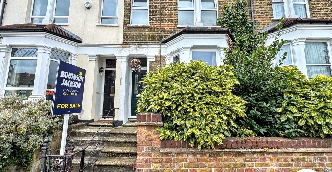 5 bedroom house for sale in London | Robinson Jackson