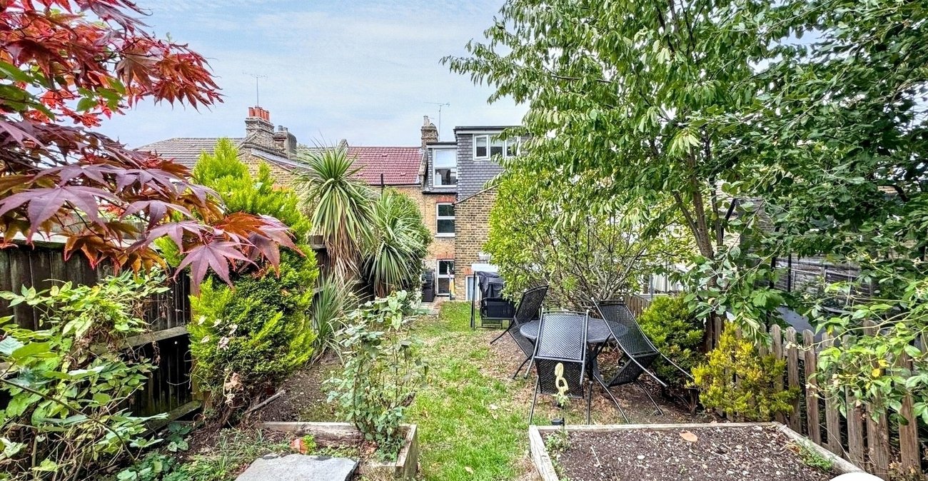 5 bedroom house for sale in London | Robinson Jackson