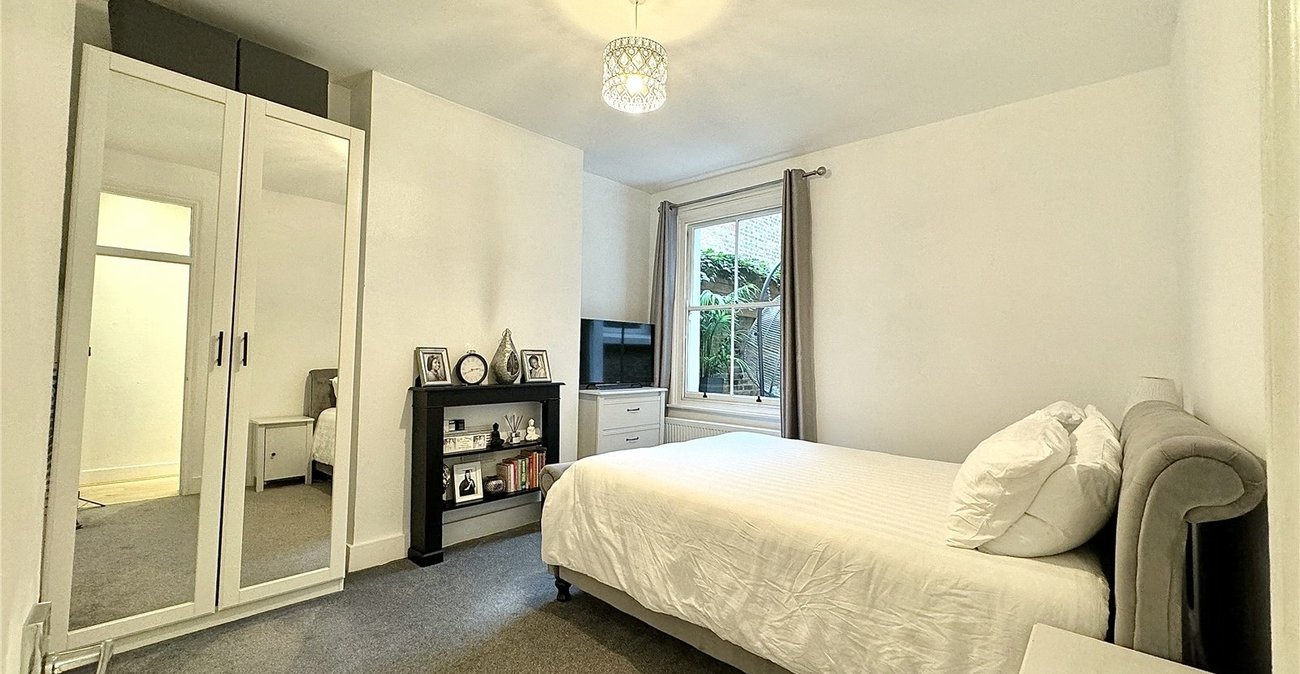 2 bedroom property for sale in Woolwich | Robinson Jackson