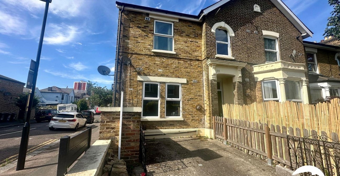 1 bedroom property for sale in London | Robinson Jackson