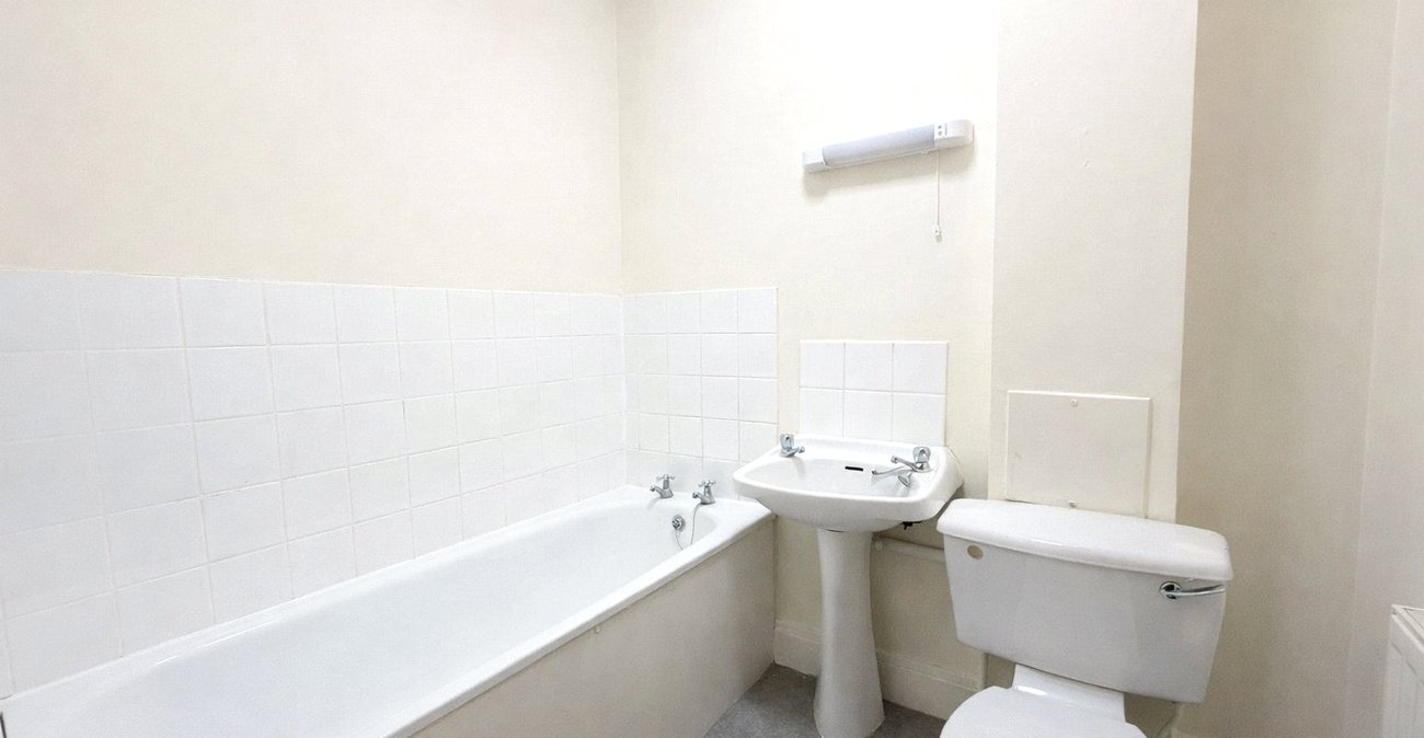 2 bedroom property for sale in London | Robinson Jackson