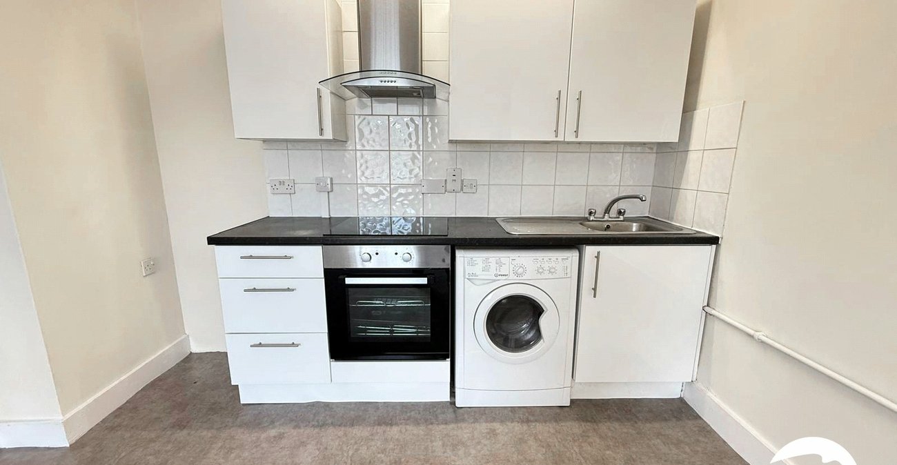 2 bedroom property for sale in London | Robinson Jackson