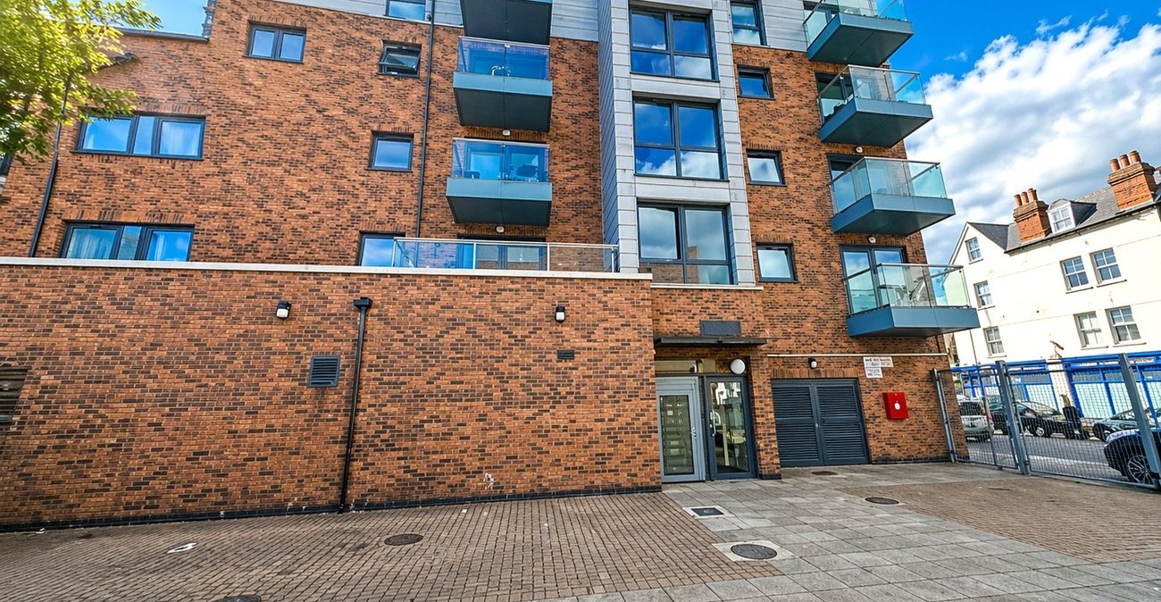 1 bedroom property for sale in London | Robinson Jackson