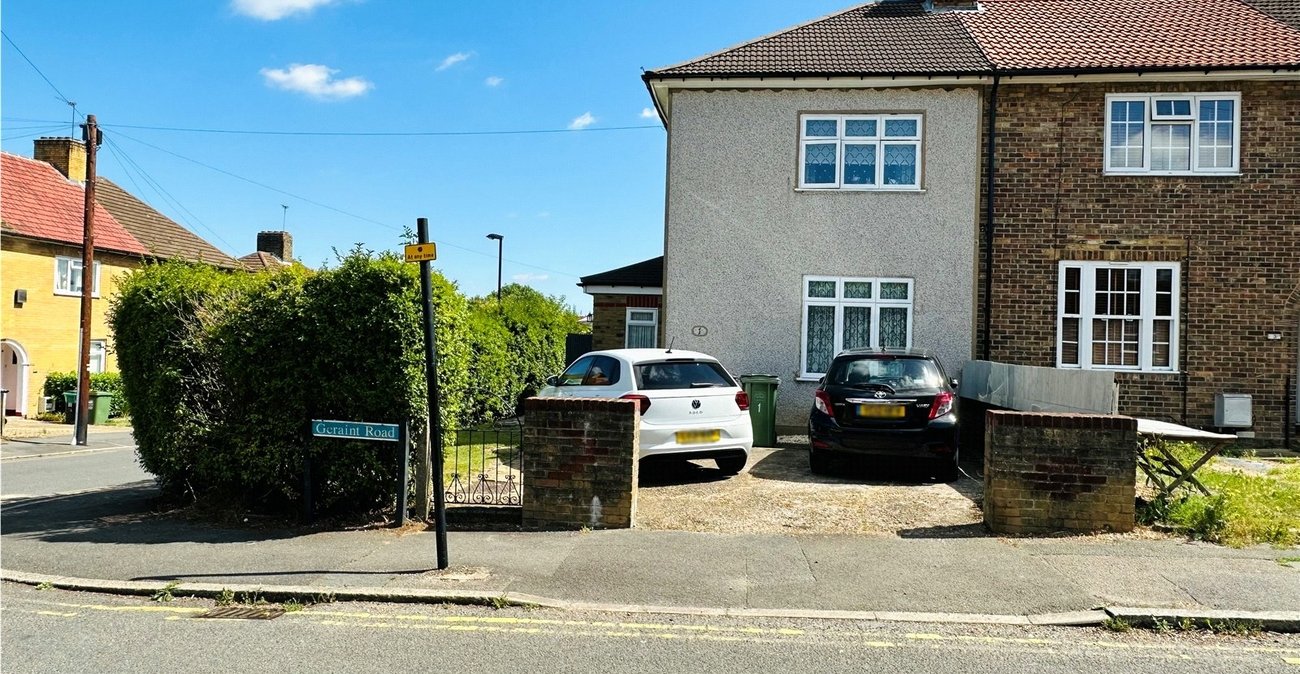 2 bedroom house for sale in Bromley | Robinson Jackson