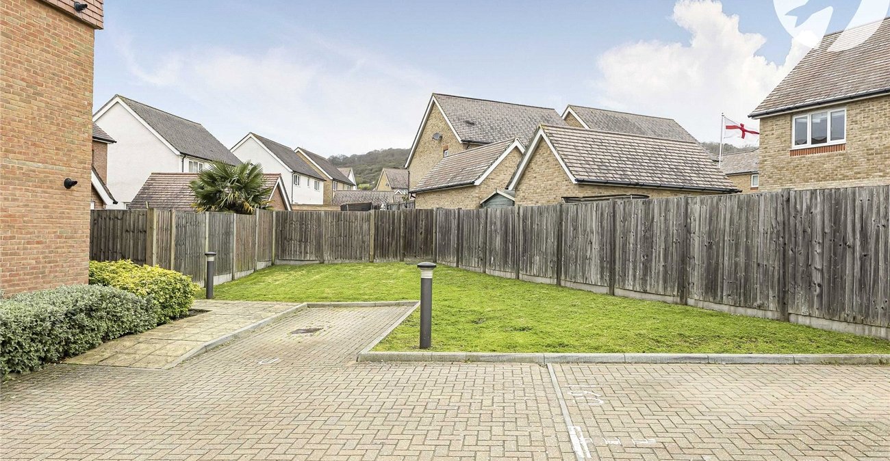 2 bedroom property for sale in Halling | Robinson Michael & Jackson